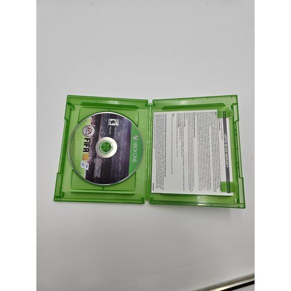 FIFA 16 Xbox One - Picture 2 of 3